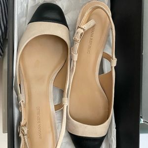 Banana Republic slingback toe cap flats